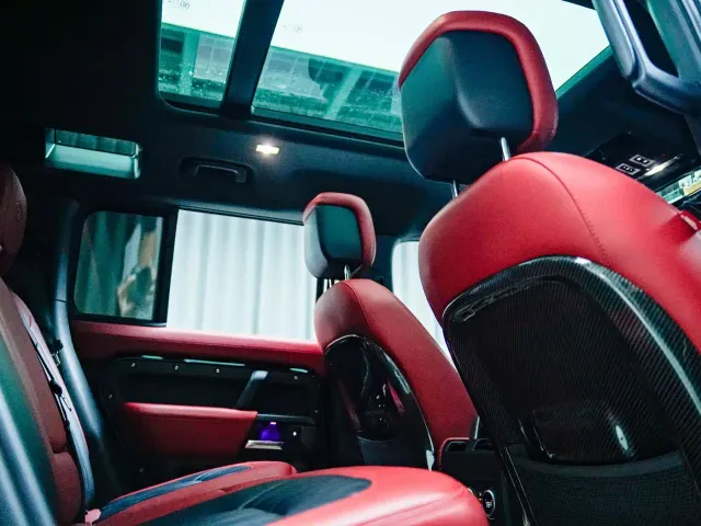 Land Rover Defender — Фото автомобиля 16
