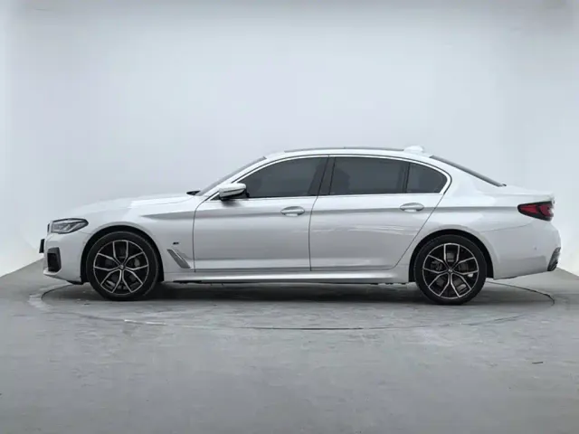 BMW 5 Series — Фото автомобиля 2