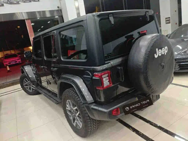 Jeep Wrangler — Фото автомобиля 6