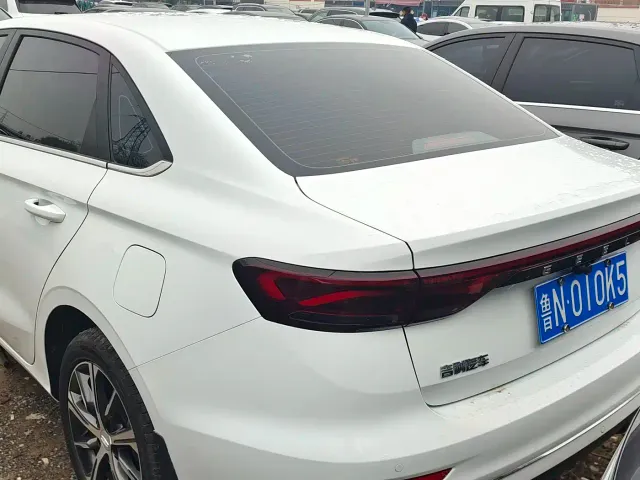 Geely Emgrand — Фото автомобиля 8