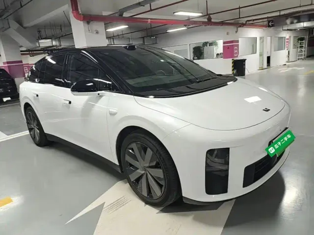 Li Auto i6 — Фото автомобиля 3