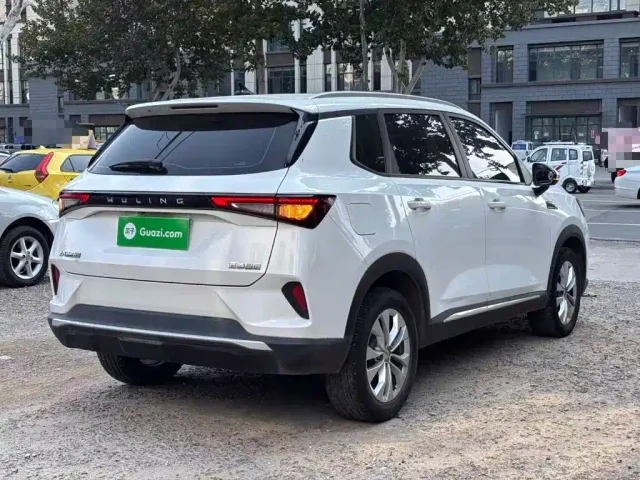 Wuling Asta — Фото автомобиля 6