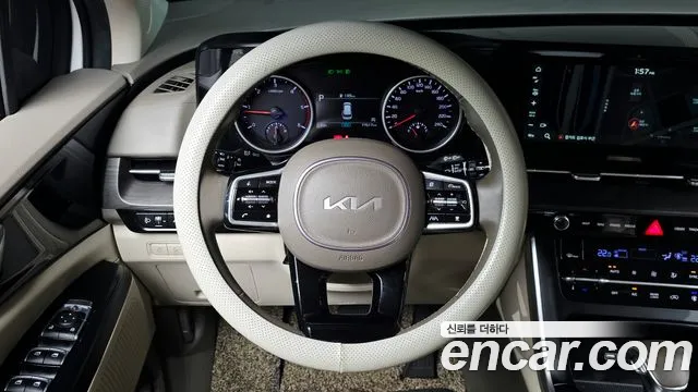 Kia Carnival Generation 4 — Фото автомобиля 13