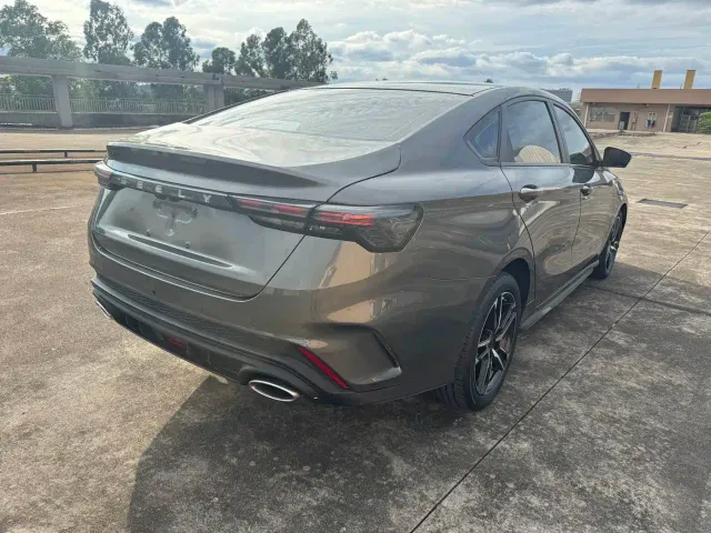 Geely Binrui — Фото автомобиля 13