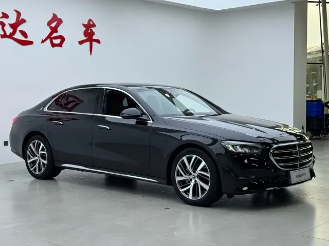 Mercedes-Benz E-Class — Фото автомобиля 5