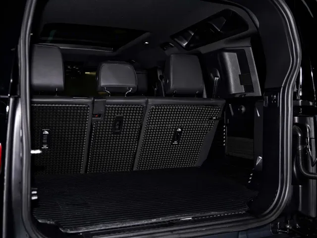 Land Rover Defender — Фото автомобиля 11