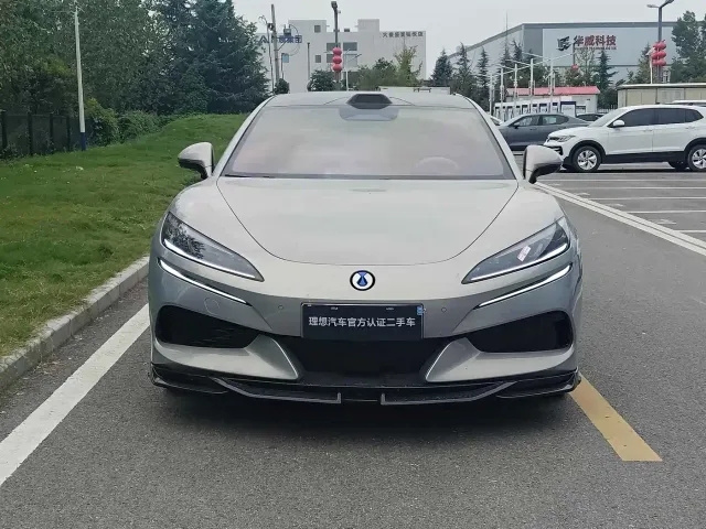 Denza Z9GT — Фото автомобиля 2