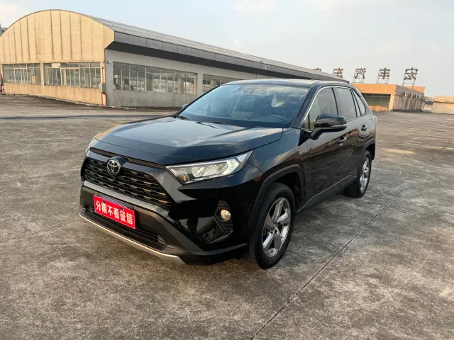 Фотография автомобиля — Toyota RAV4