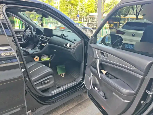Honda UR-V — Фото автомобиля 8