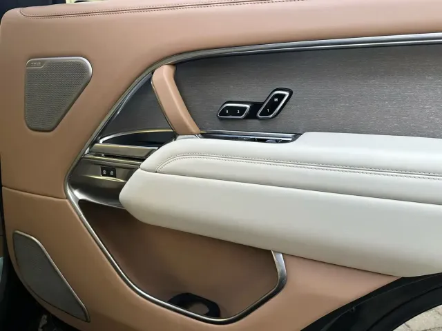 Land Rover Range Rover 2024 3.0 L6 400PS SV Honor Genesis Extended — Фото автомобиля 5
