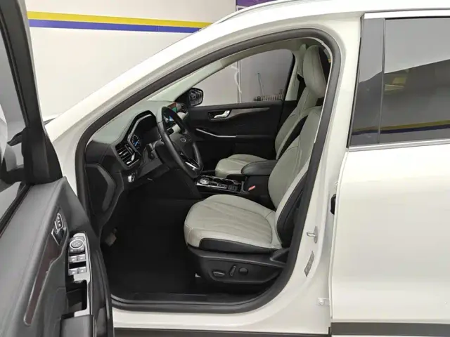 Ford Escape — Фото автомобиля 9