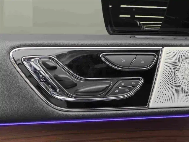 Lincoln Navigator — Фото автомобиля 18