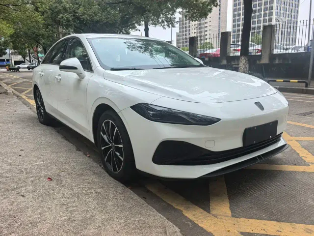 Roewe D7 — Фото автомобиля 3