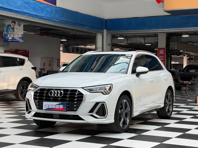 Фотография автомобиля — Audi Q3