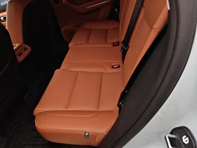 Leapmotor C10 — Фото автомобиля 16