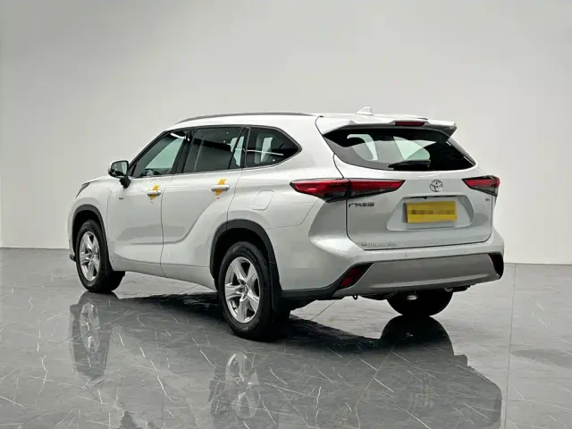 Toyota Highlander — Фото автомобиля 4