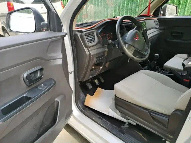 Wuling Hongguang V — Фото автомобиля 15