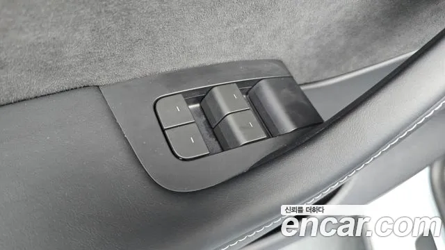 Tesla Model Y — Фото автомобиля 24