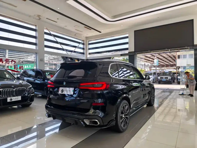 BMW X5 — Фото автомобиля 14