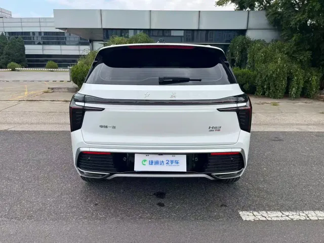 Hongqi HS3 — Фото автомобиля 2