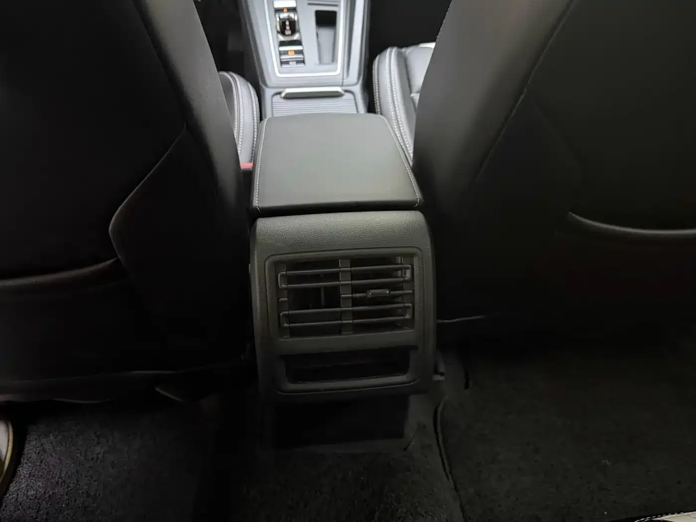 Volkswagen Golf 2023 280TSI DSG Pro — Фото автомобиля 17