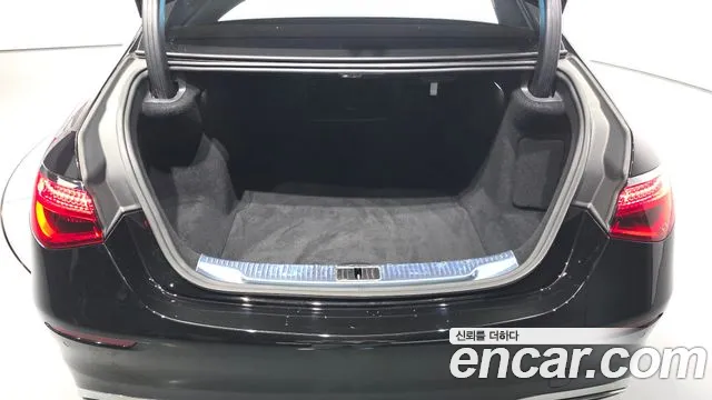 Mercedes-Benz S-Class — Фото автомобиля 30