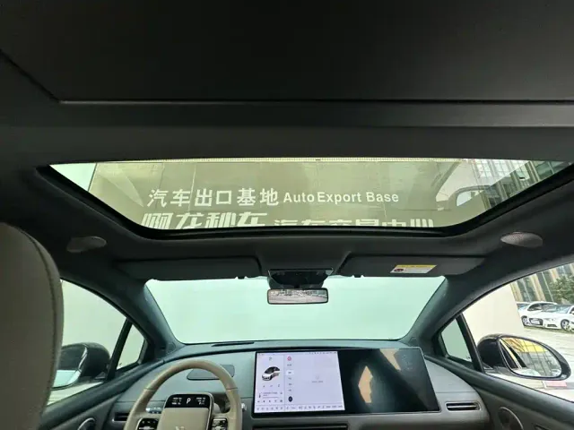 Li Auto Li Auto i6 2025 2WD Base Model — Фото автомобиля 13