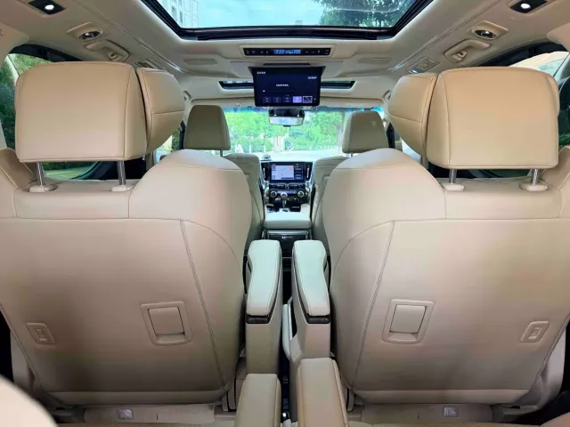 Toyota Alphard — Фото автомобиля 7