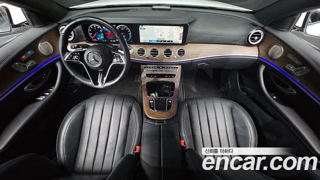 Mercedes-Benz E-Class — Фото автомобиля 7