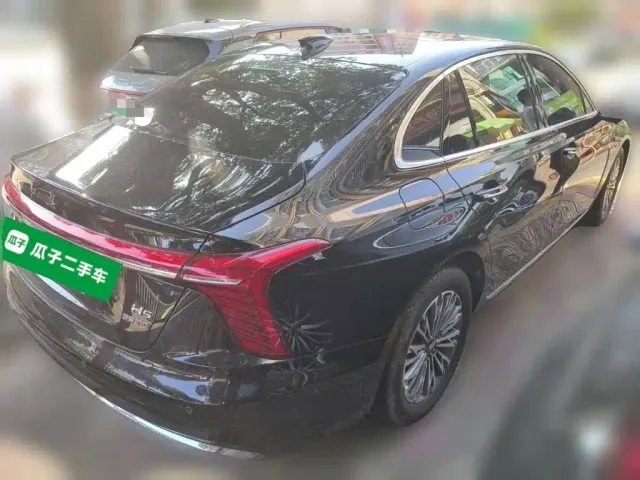 Hongqi H5 — Фото автомобиля 4
