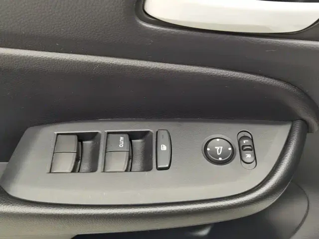 Honda Fit — Фото автомобиля 9