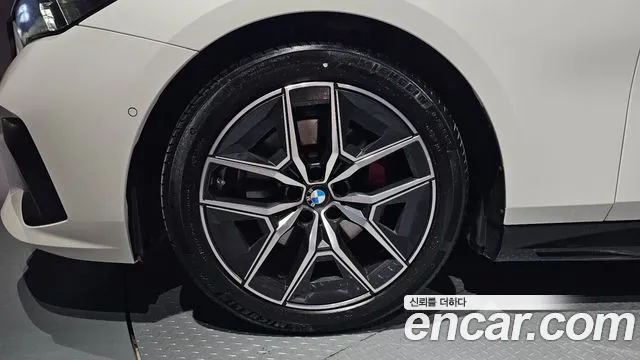 BMW 5-Series — Фото автомобиля 4