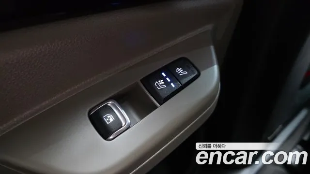 Kia Carnival Generation 4 — Фото автомобиля 28