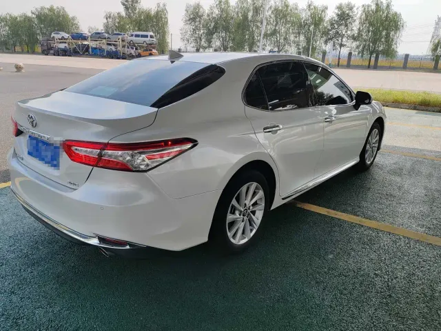Toyota Camry — Фото автомобиля 3