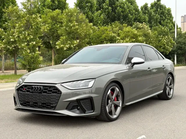 Фотография автомобиля — Audi S4