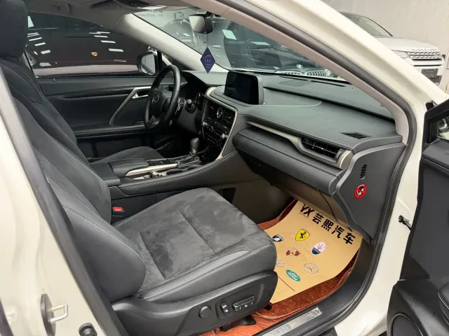 Lexus RX — Фото автомобиля 5