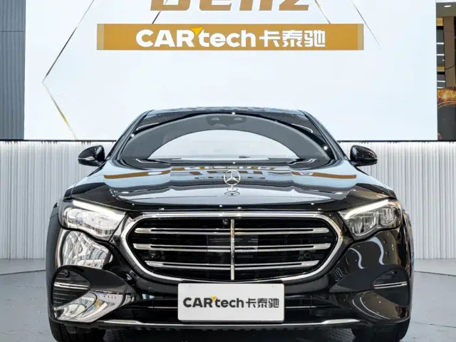 Mercedes-Benz E-Class — Фото автомобиля 2
