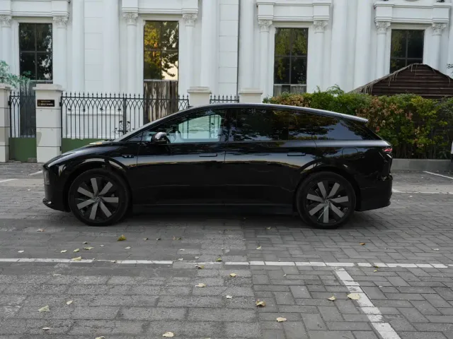 Li Auto i6 — Фото автомобиля 8