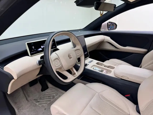 Nio ET5 — Фото автомобиля 15