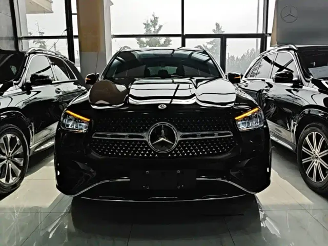 Mercedes-Benz GLE-Class — Фото автомобиля 2