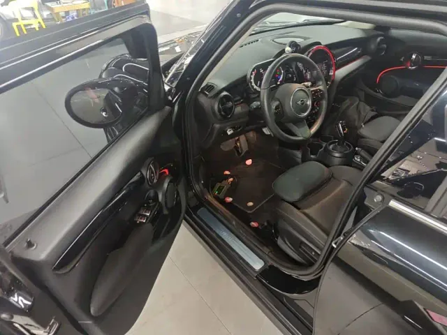 MINI Hatch — Фото автомобиля 15
