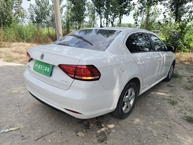 Volkswagen Lavida — Фото автомобиля 6
