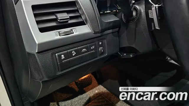 KG_Mobility_Ssangyong Rexton — Фото автомобиля 17