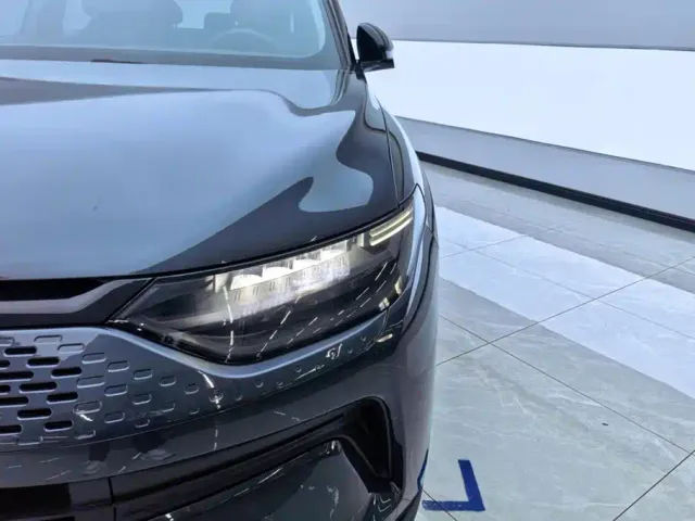 Leapmotor C11 — Фото автомобиля 5