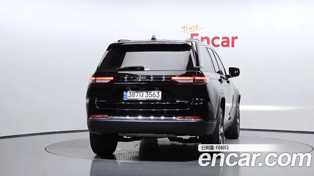 Jeep Cherokee Grand Cherokee(WL) 3.6 Limited — Фото автомобиля 4