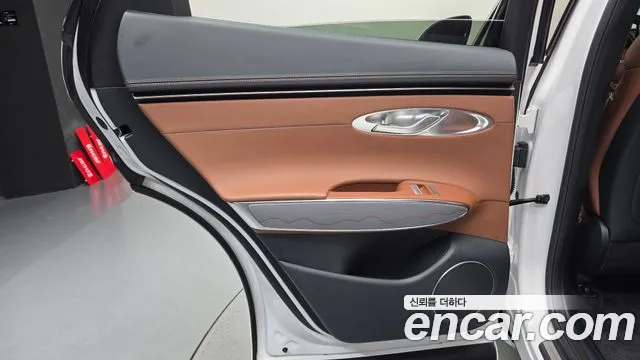 Genesis GV70 — Фото автомобиля 22