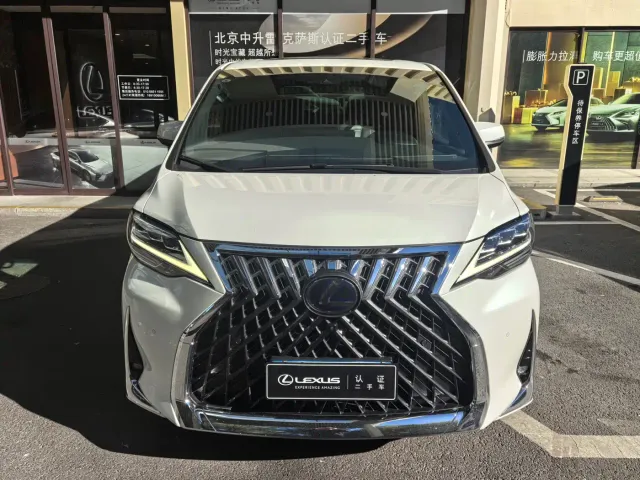 Lexus LM — Фото автомобиля 2