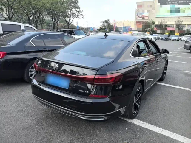 Volkswagen Passat — Фото автомобиля 6