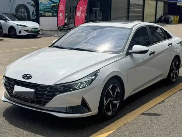 Фотография автомобиля — Hyundai Elantra