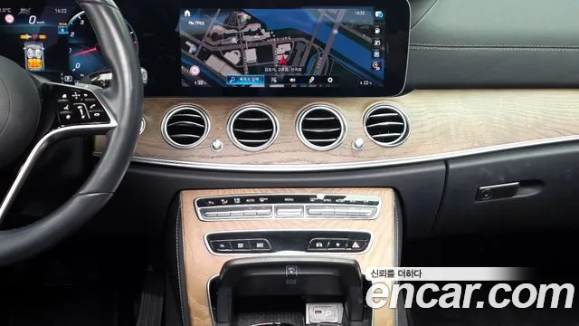 Mercedes-Benz E-Class — Фото автомобиля 14